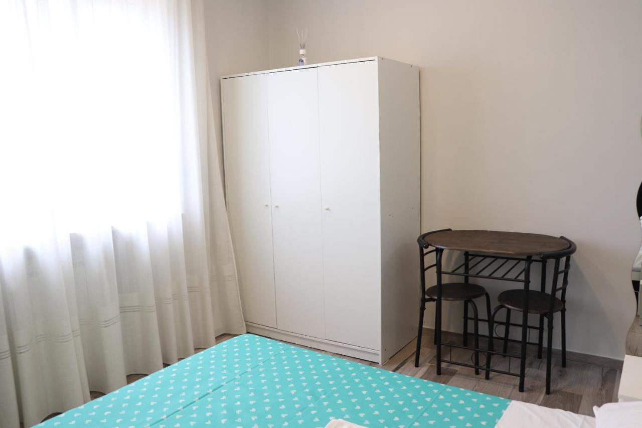 B&B Francesco Fly 那不勒斯 外观 照片